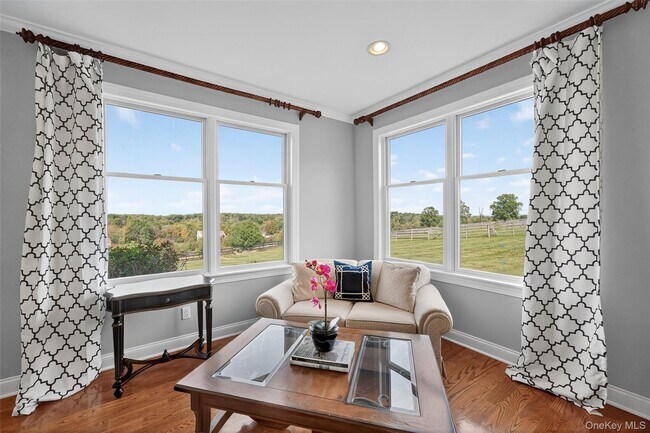 Building Photo - 11 Dorian Way