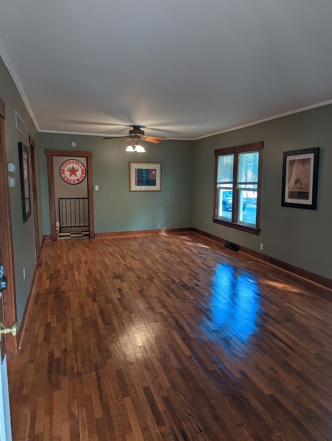 Building Photo - 4 bedroom for JUNE