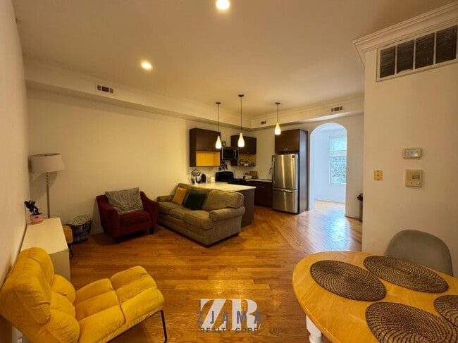 Building Photo - 5 bedroom in Brooklyn NY 11232