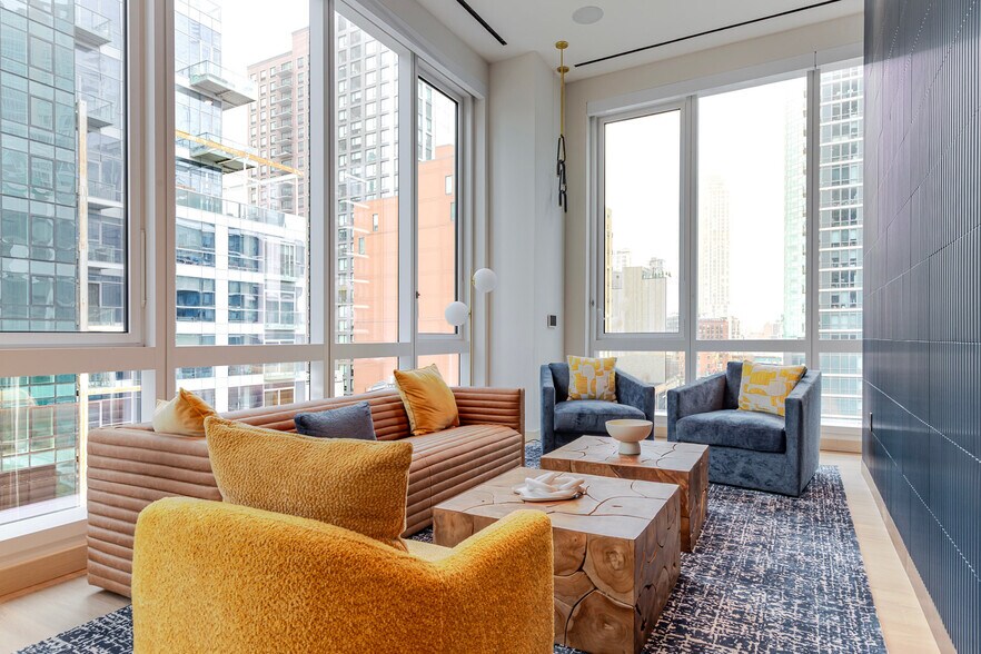 Building Photo - 27-01 Jackson Ave