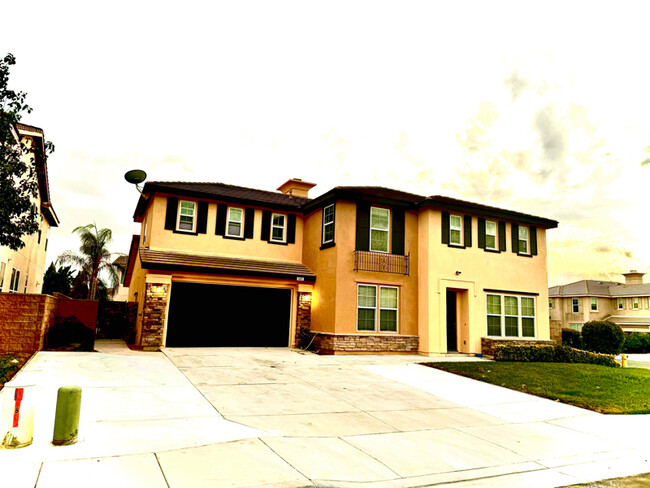 Building Photo - 6805 Edinburgh Rd