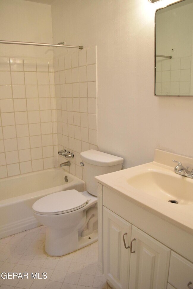 Building Photo - 136 N Festival Dr