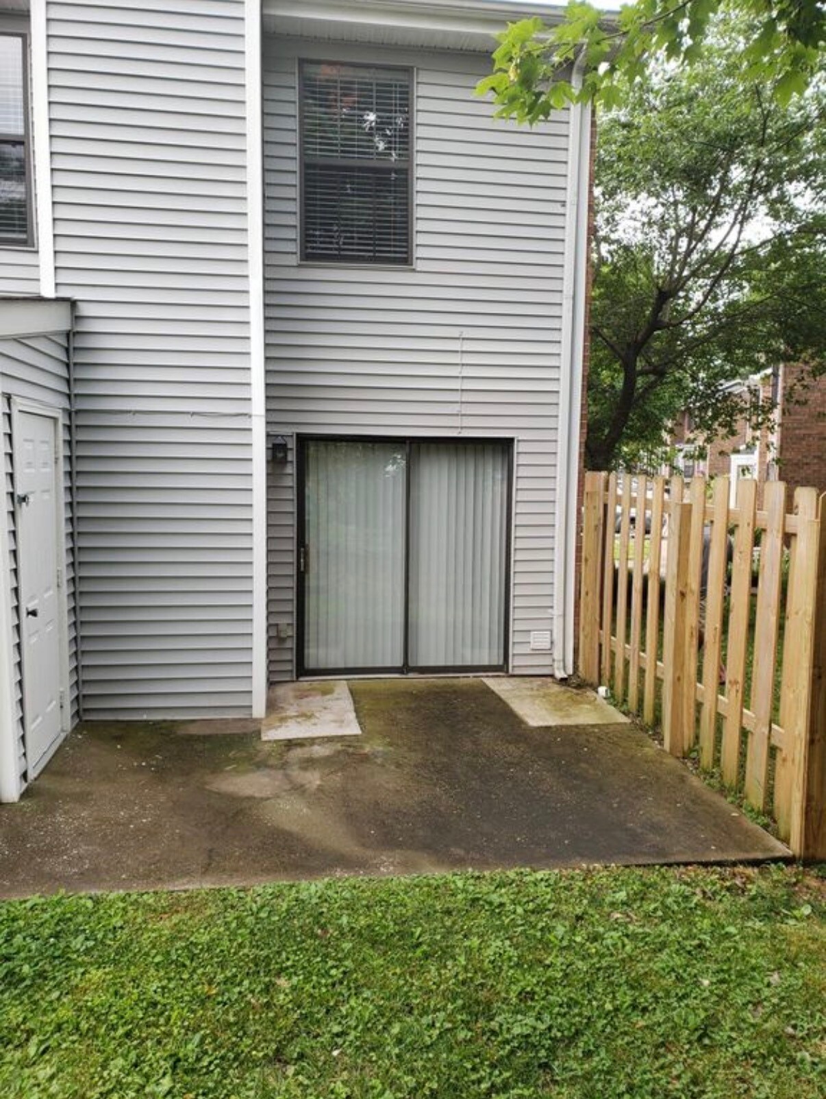 Building Photo - 445 Claircrest Dr