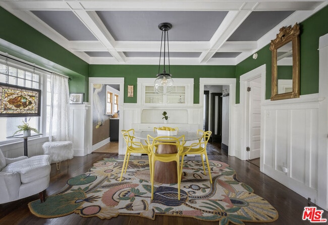 Building Photo - 201 S Ave 55