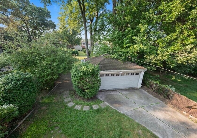 Building Photo - 18 Woodward Heights Blvd