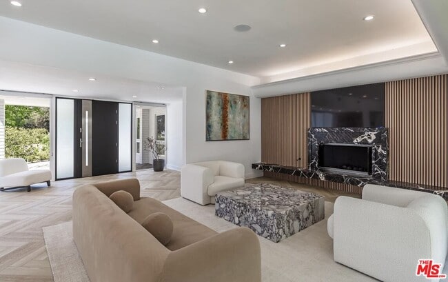 Building Photo - 502 Evelyn Pl