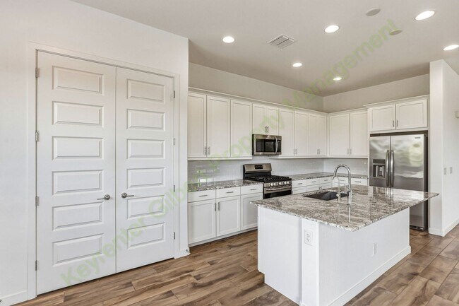 Building Photo - Stunning Gilbert Home Located in the Beautiful Belrose Gated Community!
