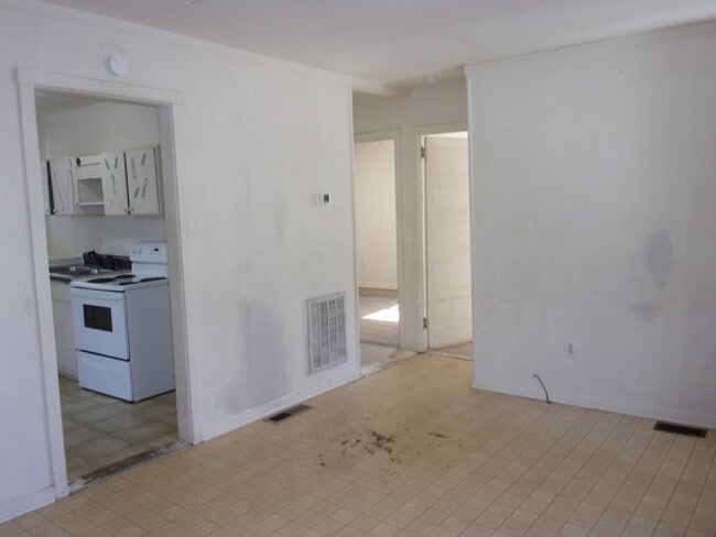 Building Photo - 502 Brendale Dr