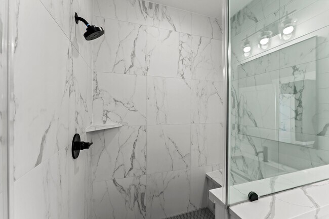 Building Photo - 1602 Chestnut St