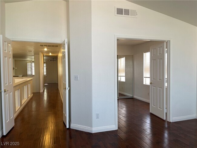 Building Photo - 4364 Mesa Hill Dr