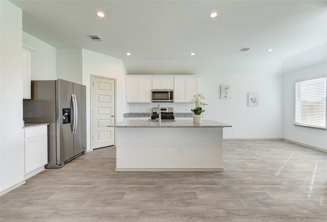 Building Photo - 1806 Laguna Wy