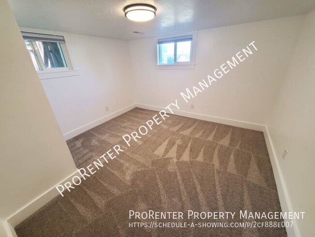 Building Photo - 145 W 200 N