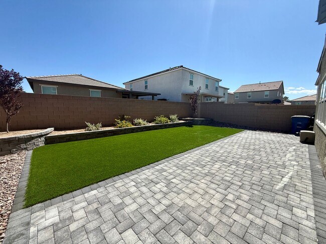 Building Photo - Spacious Southwest Las Vegas Gem | 5 Beds, Loft & 3,000+ Sq Ft Living