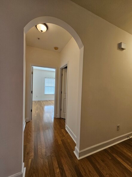 Hallway to Guest Bedroom and Bathroom - 8401 Callabee Way