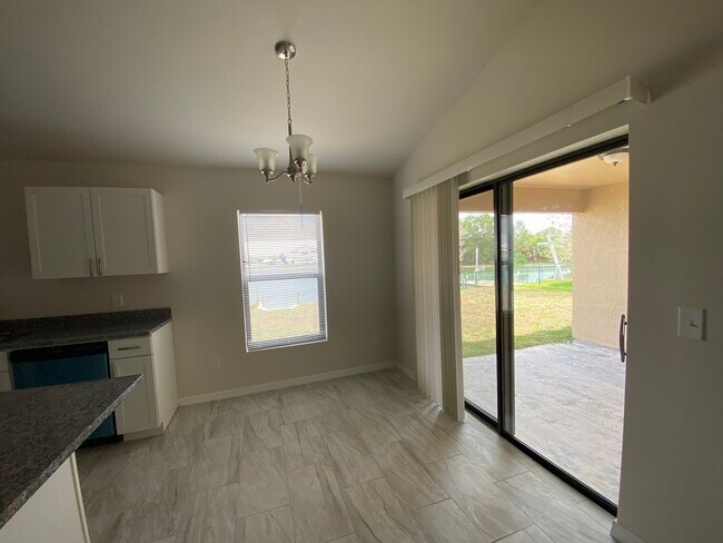 Building Photo - 29 SE 15th Ave