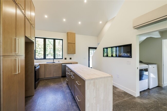 Building Photo - 2989 Ryder Rd