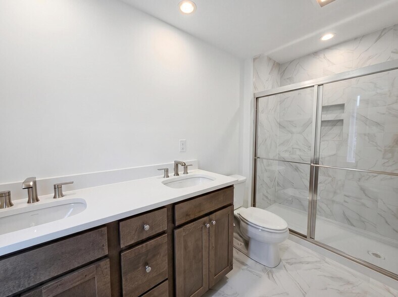 Building Photo - 317 Palisade Way