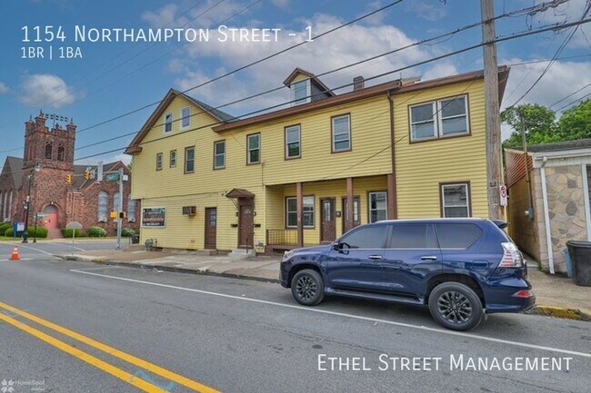 Building Photo - 1154 Northampton St