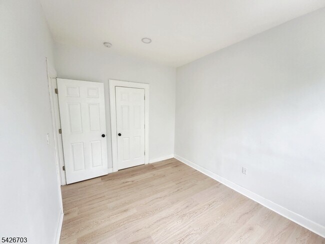 Building Photo - 49 Union Pl