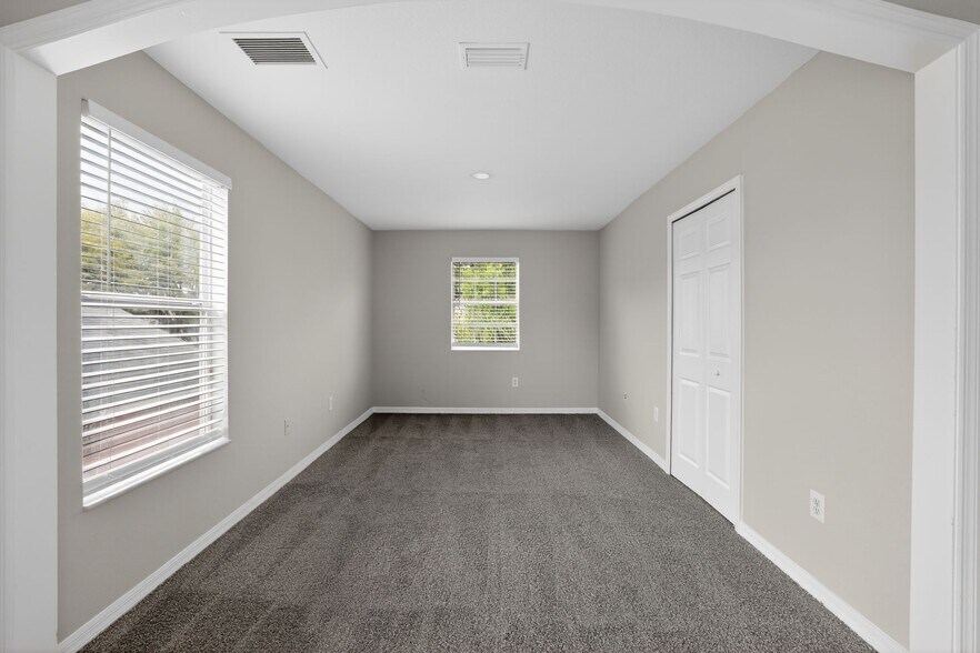 Building Photo - 10629 Shady Preserve Dr