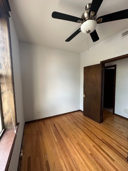 Building Photo - 951 N Oakley Blvd