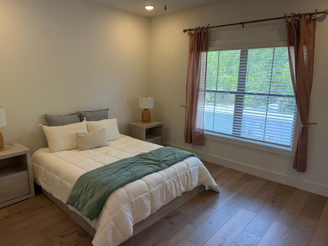 Building Photo - 1218 Tigers Tail Trl