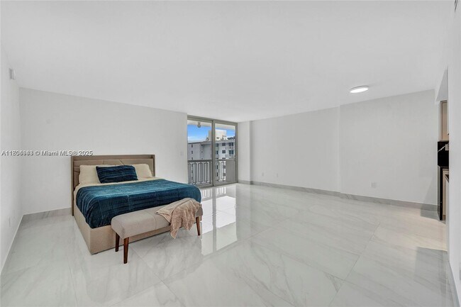 Building Photo - 401 Ocean Dr