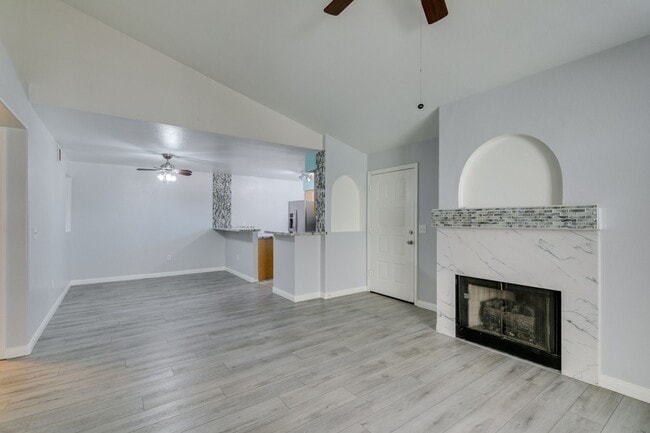 Building Photo - Updated 2-Bedroom Condo with Fireplace