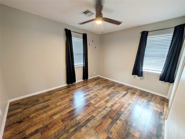 Building Photo - 2216 Hasley Dr