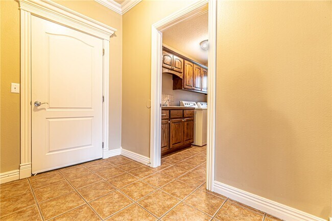 Building Photo - 1151 Torbay Trce