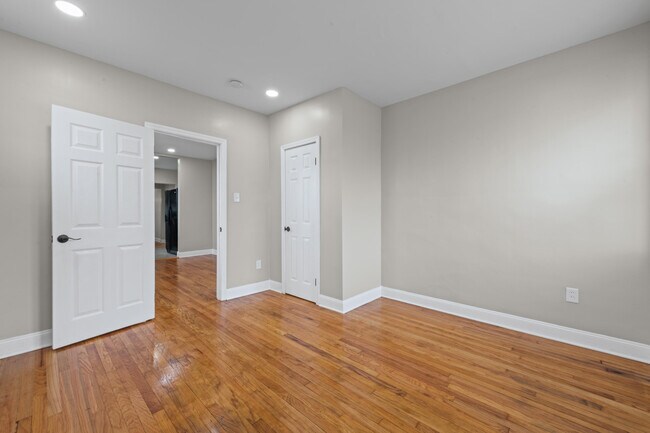 Building Photo - 13496 Hazelridge St