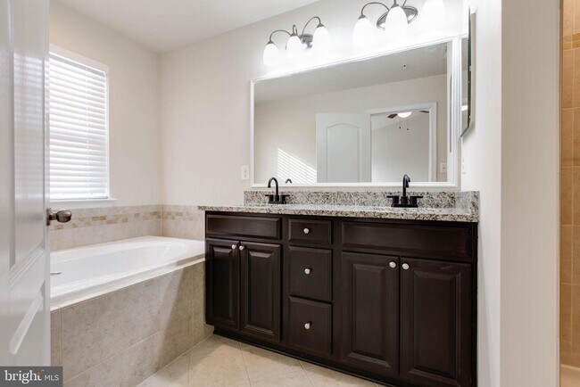 Building Photo - 1919 Beckman Ter