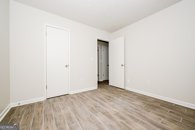 Building Photo - 149 Adrian Dr