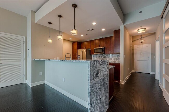 Building Photo - 2795 Peachtree Rd NE