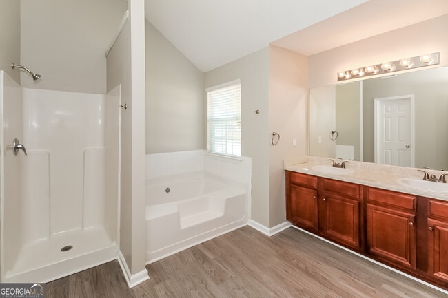 Building Photo - 4325 Holliday Rd