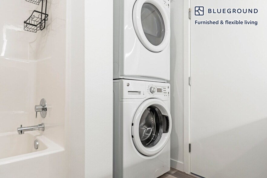 Building Photo - 8709 161st Avenue Northeast