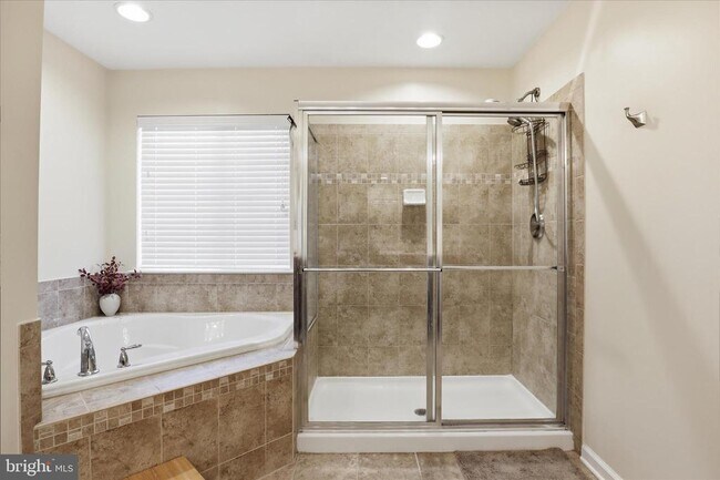 Building Photo - 45758 Winding Branch Terrace