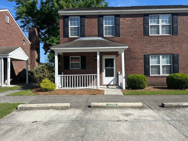 Building Photo - 5050 Lamppost Cir