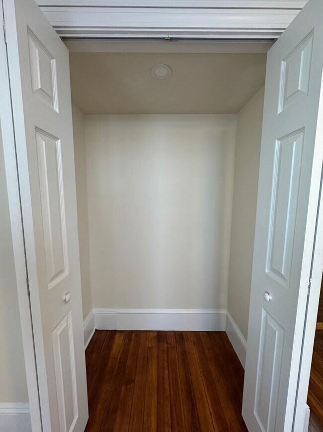 Building Photo - 30 Wadsworth St