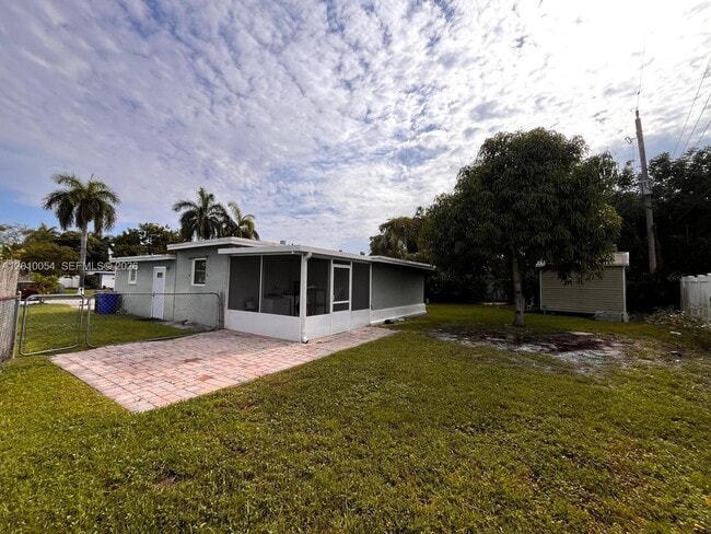 Building Photo - 6232 NW 15th Ct