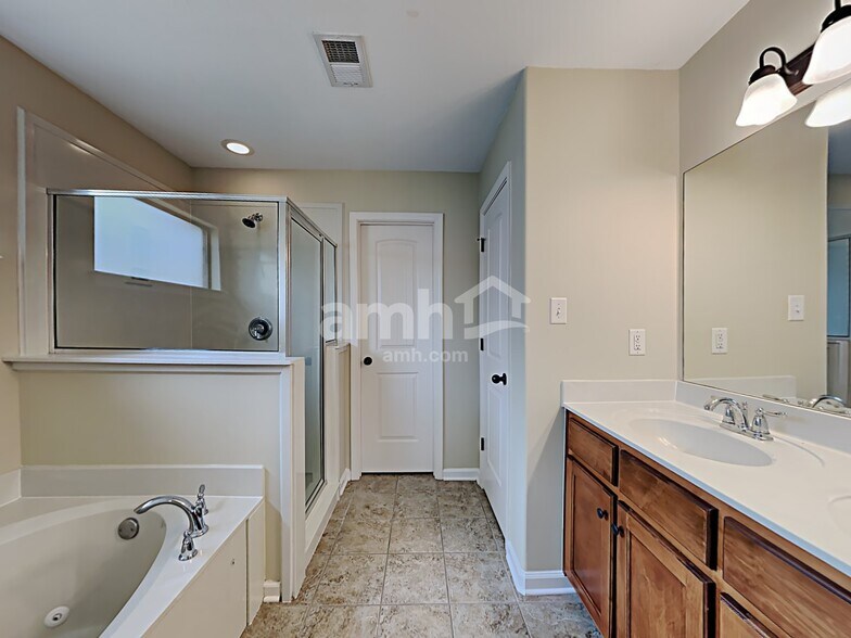 Building Photo - 6652 Clingmans Cv