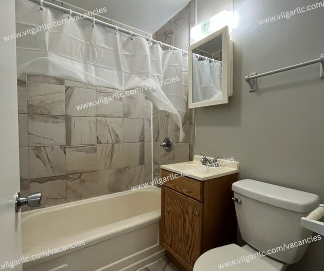 Building Photo - For Rent! 3 Bedrooms | 1 Bathroom | Single-Family Home