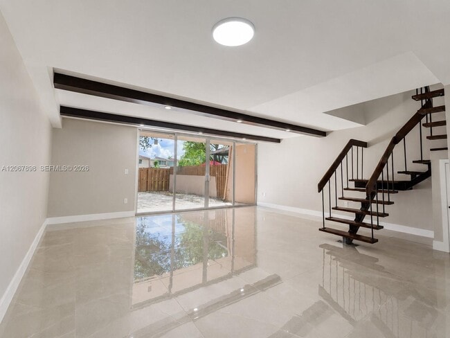 Building Photo - 14124 SW Kendale Lakes Cir