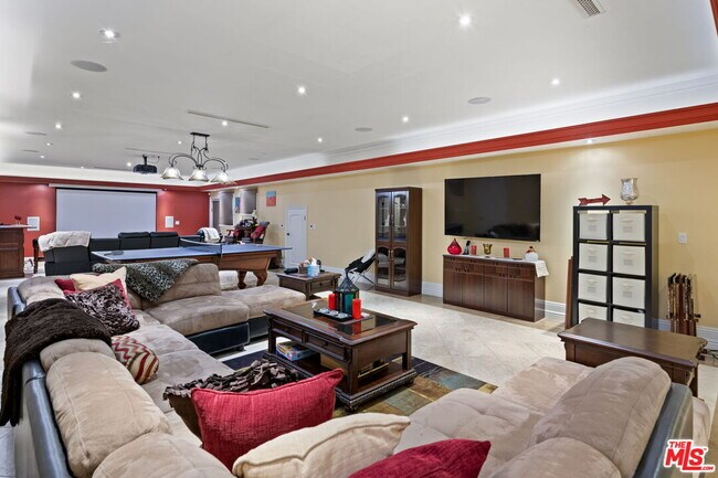 Building Photo - 2023 Parnell Ave