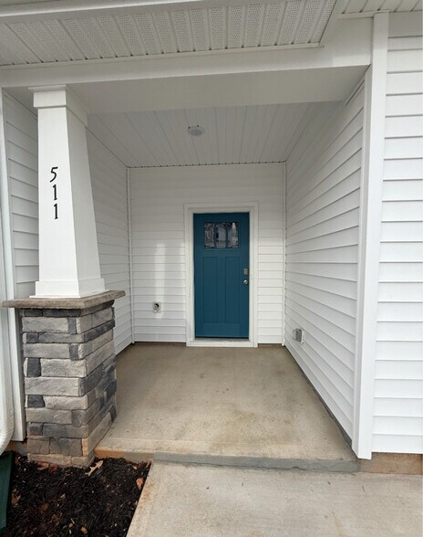 Building Photo - 511 Harebell Wy