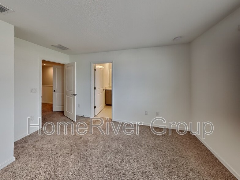 Building Photo - 5756 Haven Ter