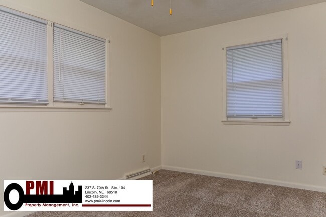 Building Photo - 2 Bedroom, 1 Bathroom House for Rent; Avai...