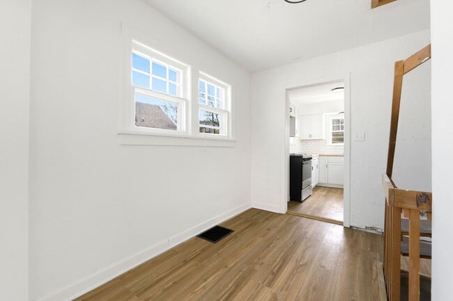 Building Photo - 3 Bedroom home! **2ND MONTH RENT FREE*