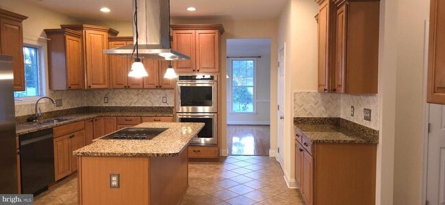 Building Photo - 1117 Aquia Dr