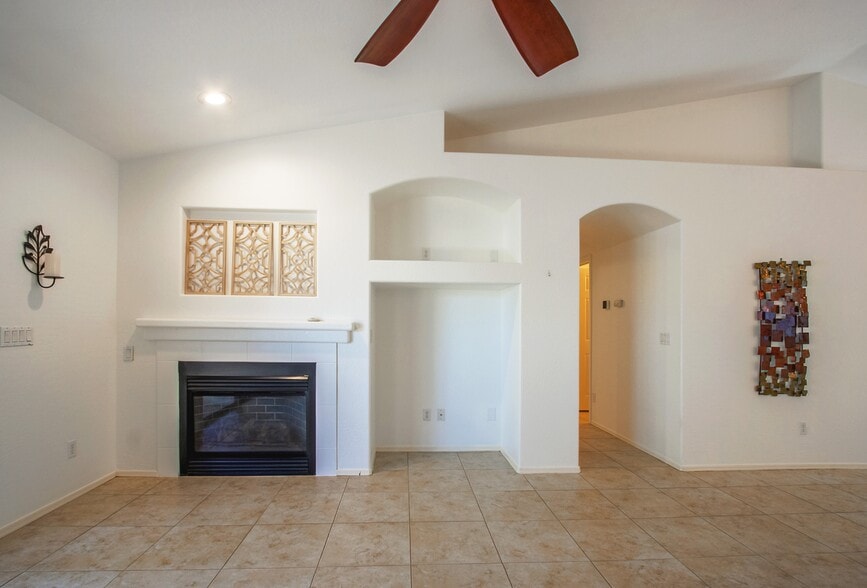 fireplace - 4746 E Woburn Ln